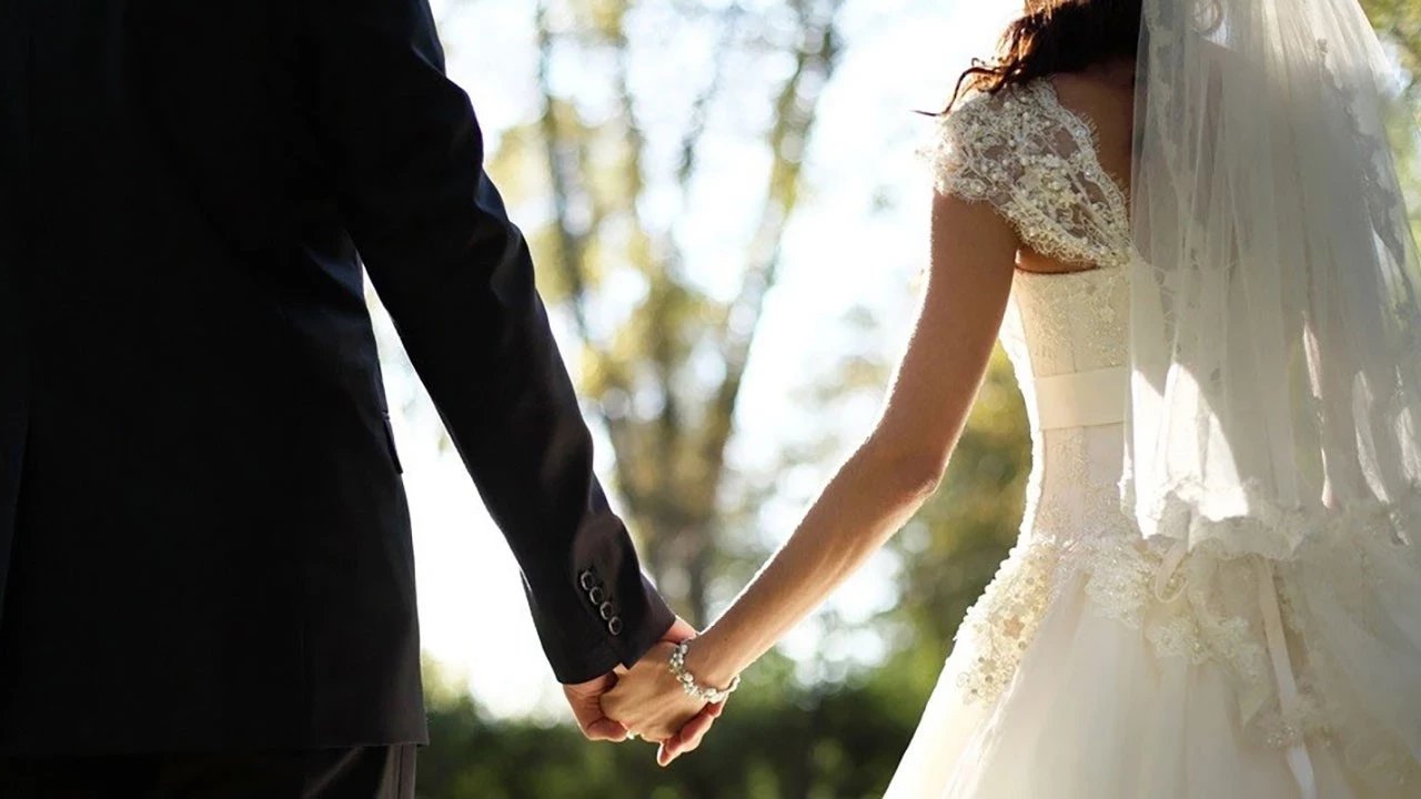 Yeni Evli Çiftlere 250 Bin TL Faizsiz Kredi Desteği Başladı